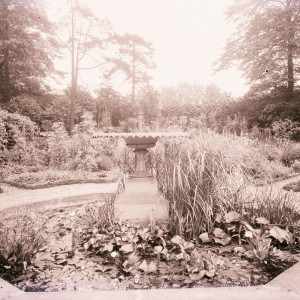 The fountain in the formal gardens (c. 1913)